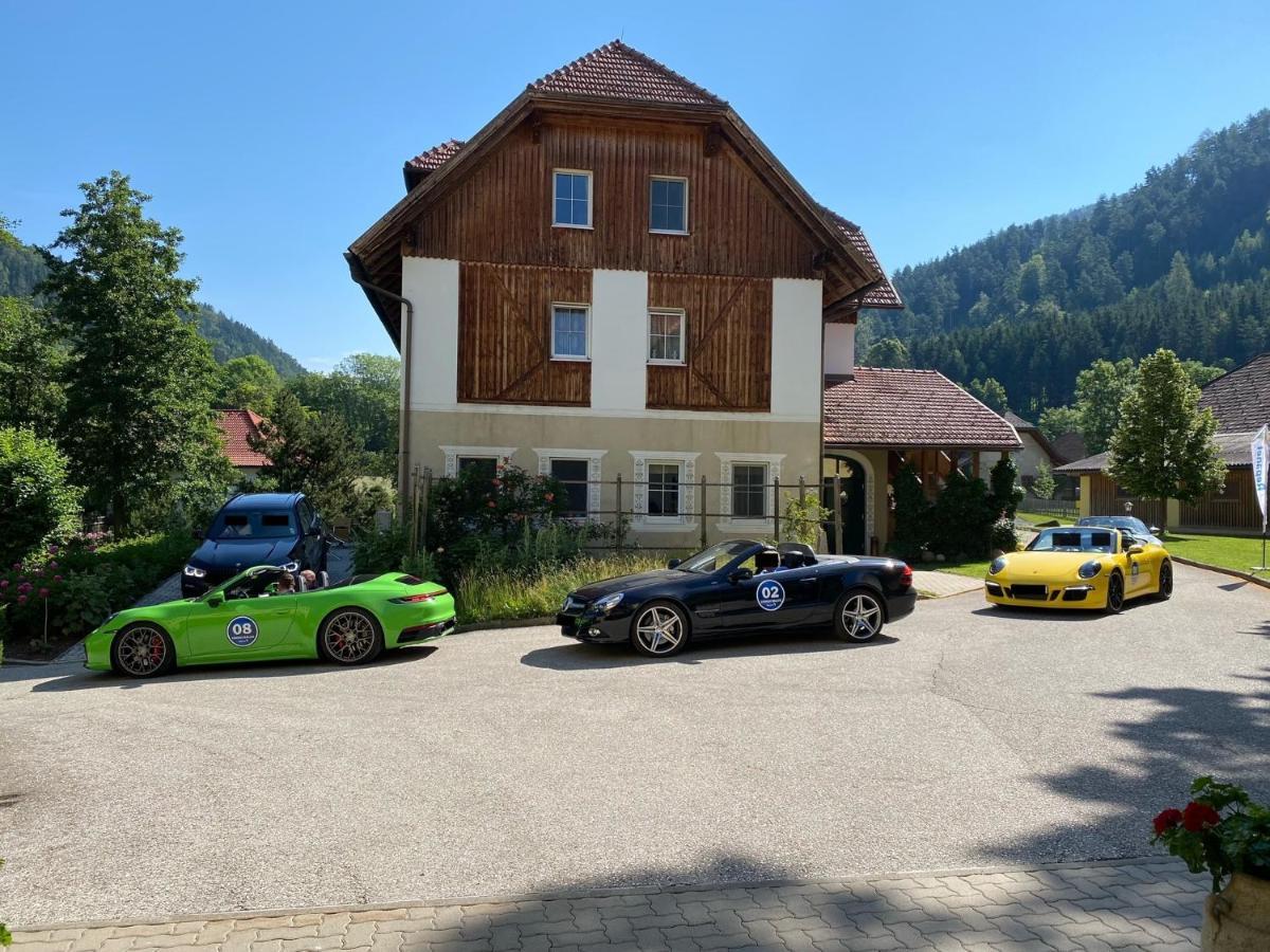 Hotel Dienstl Gut Launsdorf Eksteriør billede
